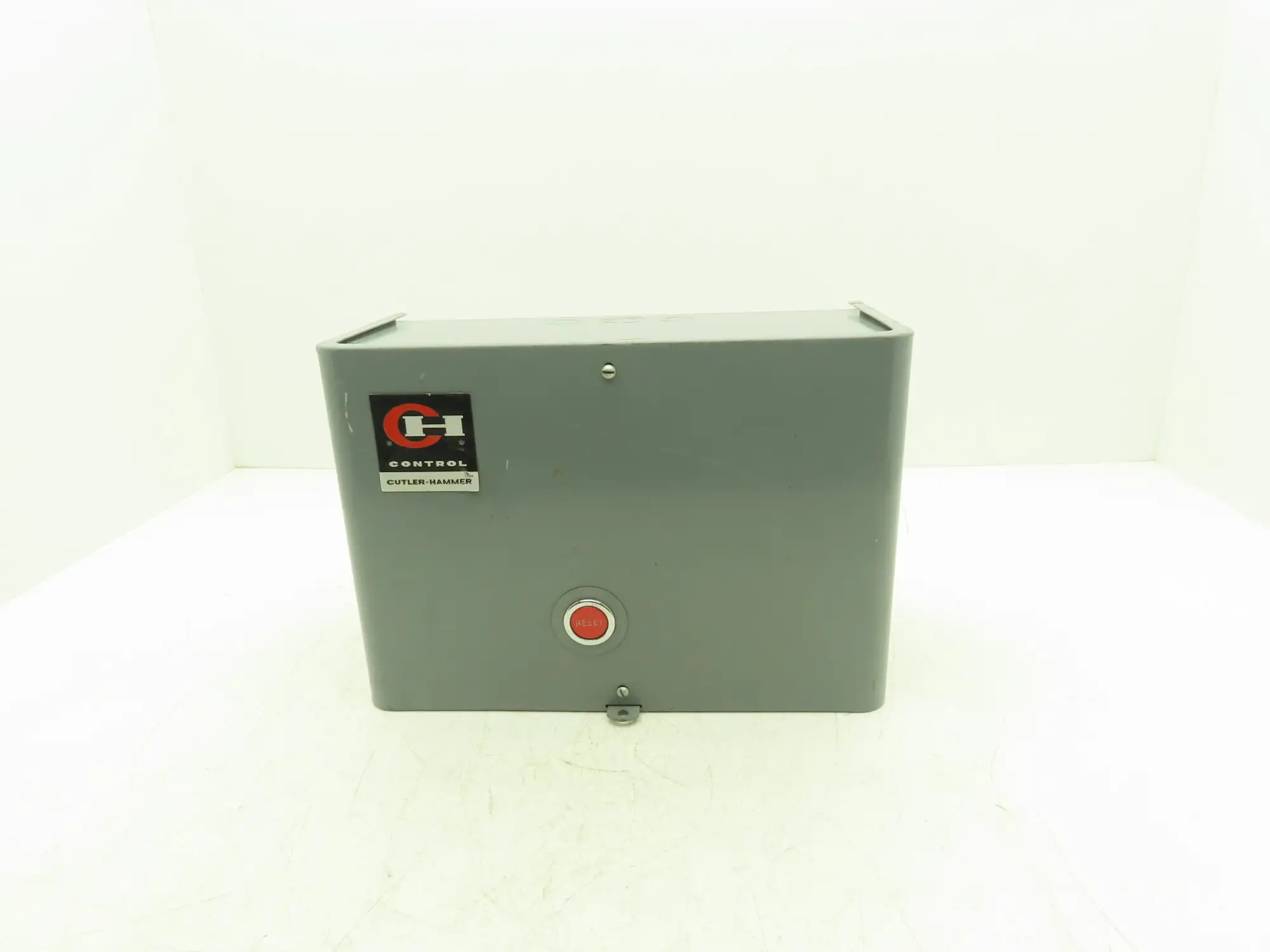Cutler Hammer 9656 Size 0 Automatic Reversing Starter 3 Pole w/Thermal Overload