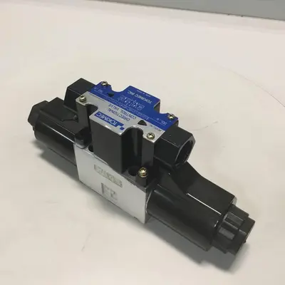 USED TOKIMEC DG4V-3-6C-M-P7-H-7-52