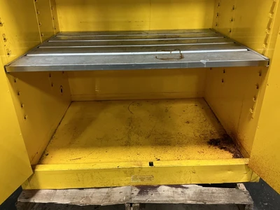 Used Justrite 25860 Hazardous Storage Units Ohio US | Equipment Recovery Corp. #1331532
