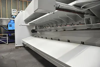 USED LVD MVC 4050 X 8 MM NC