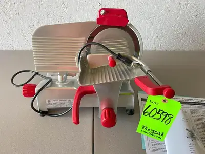 USED 2022 BERKEL EQUIPMENT BERKEL B9-SLC MEDIUM-DUTY GRAVITY FEED MANUAL MEAT SLICER