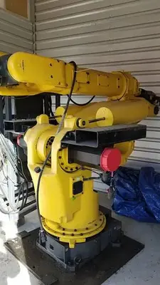 Fanuc S-420iF Robot with R-J2 Control Center