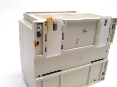 USED MITSUBISHI PROGRAMMABLE CONTROLLER 100-240VAC 50/60HZ