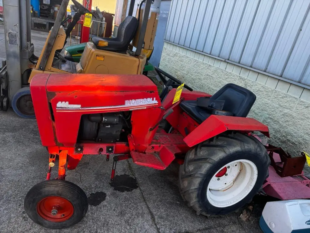 Used _UNKNOWN_ _UNKNOWN_ Sub-Compact & Compact Tractors Ohio US | Myron Bowling Auctioneers Inc #1518781