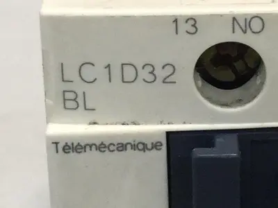 USED SCHNEIDER ELECTRIC LC1D32