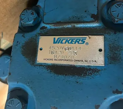 Used VICKERS 4520V-60A14-1BA20-283-B-90/0 Pumps | Surplus Asset Holdings #1206203
