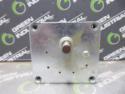 Dayton 1L449 Shielded Pole Gearmotor 1/250 HP 0.9 RPM CW Rotation 50 in-lbs New