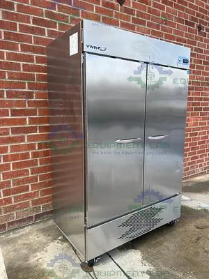 USED VWR GTVWG49FSSA STAINLESS STEEL DOUBLE DOOR FREEZER - 25°C 49 CU, FT.