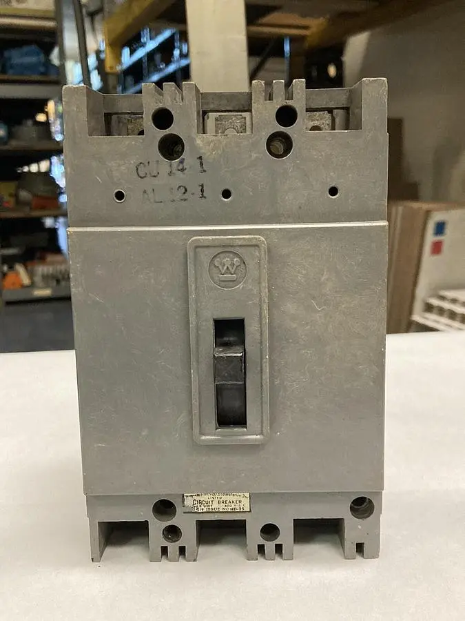 Used WESTINGHOUSE HFA3015 Circuit Breakers | Surplus Asset Holdings #1189512