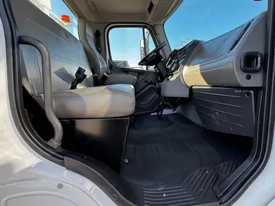 Used 2016 FREIGHTLINER M2 106 Tractors & Trailers Florida US | Truck and Van Outlet #1506256