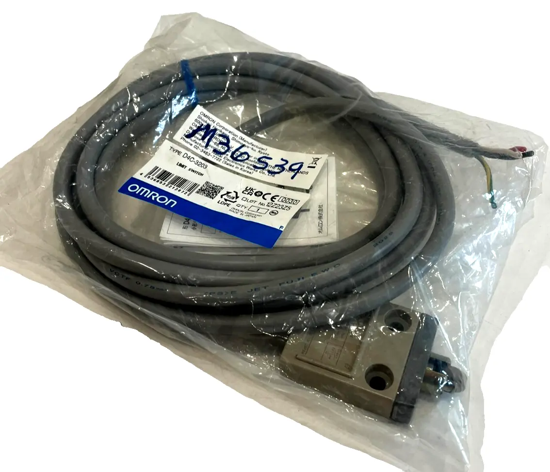 NEW OMRON D4C-3203 LIMIT SWITCH D4C3203