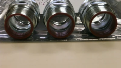 NEW Thomas & Betts Q1 Straight Liquid-tight Connectors