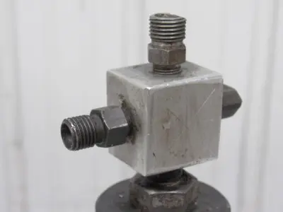 Jergens 61711 A Pneu-oil Booster 18 cu.in. Reservoir 30:1 Ratio