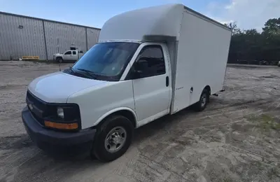 Used 2017 CHEVROLET EXPRESS COMMERCIAL CUTAWAY Misc Trucks Illinois US | Mitsubishi HC Capital America #270409