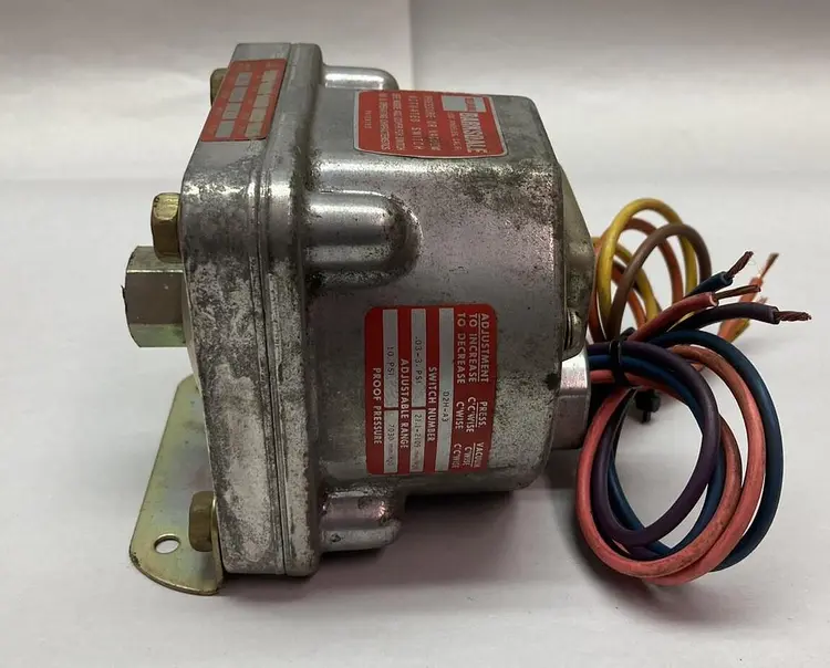 Used BARKSDALE D2H-A3 Miscellaneous Equipment (Electrical & Power) | Surplus Asset Holdings #1198615