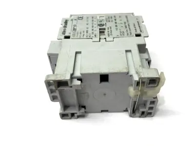 USED ALLEN-BRADLEY IEC CONTACTOR 3-POLE 9A 120V
