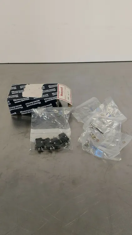 Used Microswitch _UNKNOWN_ Relays & Switches South Carolina US | Palmetto Automation #1166344