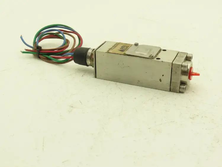 Used DELTA CONTROLS _UNKNOWN_ Relays & Switches | Arrow Industrial #610966