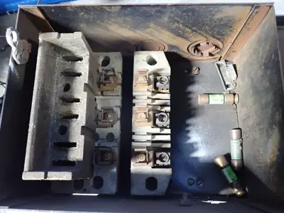 USED SQUARE D SD9351