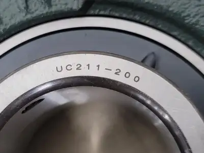 NEW NTN UC211-200