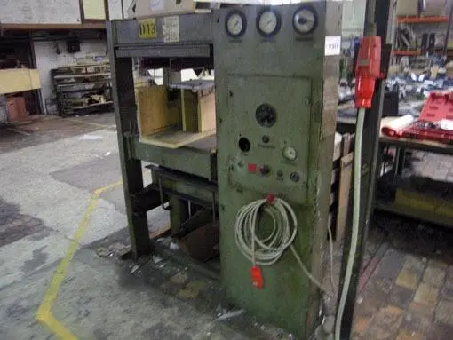 Used FANAL 18 TON Hydraulic Presses BE | Apt International N.V #362312
