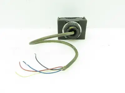 Banner OTBA5 / OTC-1-BK Momentary Action Touch Button with OTC-1-BK Field Cover