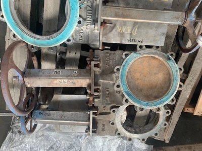 Fabri-Valve 10"-150 knife gate valve, hand wheel operated