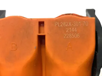 USED AMPHENOL PL282X-301-70