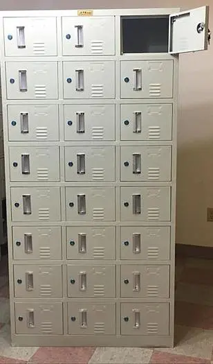 24 DOOR LOCKER -