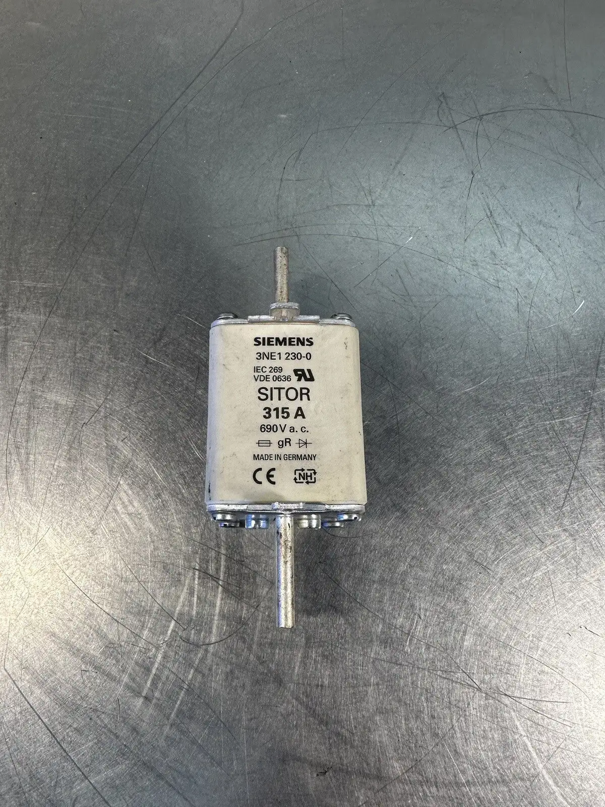 SIEMENS fuse 3NE1230-0 315A690V 3NE1 230-0 (BIN-1.5.5)