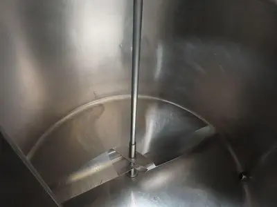 Used 700 Gallon closed top mix tank