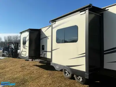 USED 2019 VENTURE SPORTTREK TOURING 336 VRK