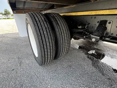Used 2023 ISUZU NPR HD Box trucks Florida US | Truck and Van Outlet #1509136