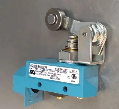 Honeywell BZE6-2RQ81 Limit Switch Loc4A4