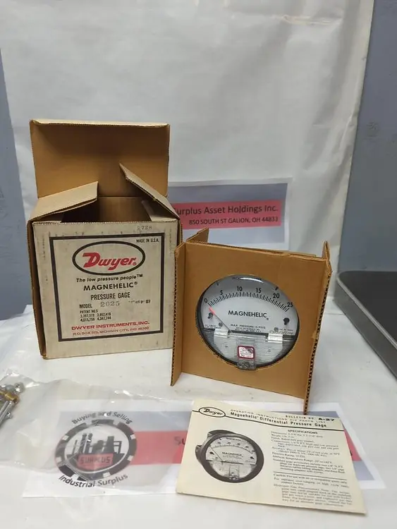 New | in-Stock DWYER 2025 Universal Pressure Meters Ohio US | Surplus Asset Holdings #1238372