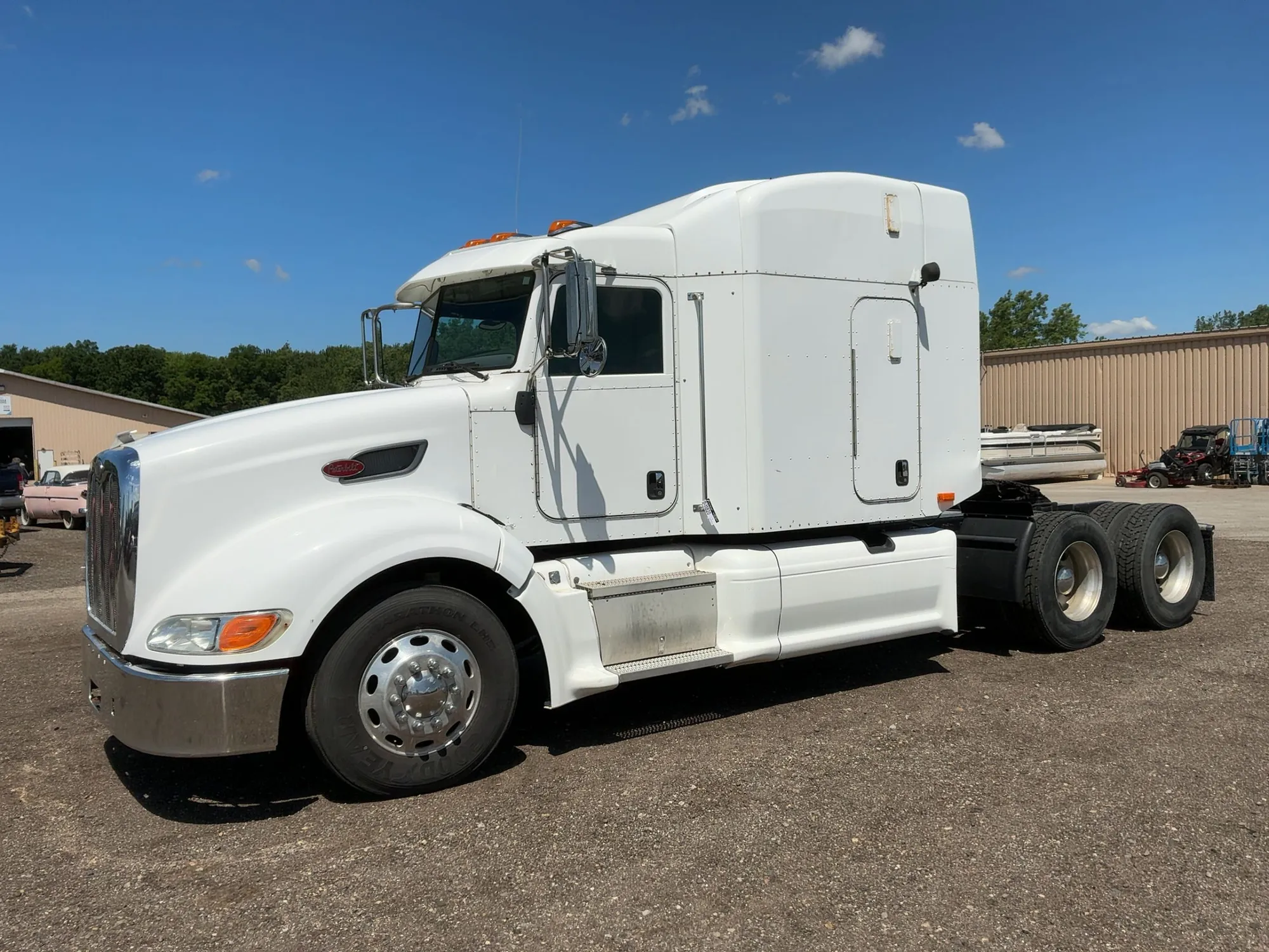USED 2011 PETERBILT 386