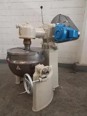 Stainless steel jacketed  26 gallon cooking and mixing kettle