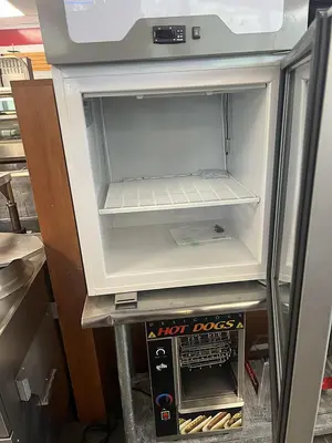 Used MAXX COLD MXM1-4FHC Refrigerators Florida US | BAM Discount Restaurant Equipment #1229846