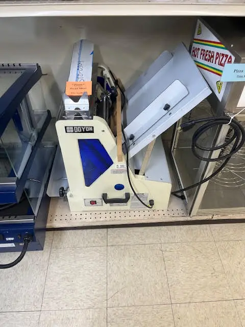 Used _UNKNOWN_ _UNKNOWN_ Bread Slicers Michigan US | Grocery Equipment Sales #1069159