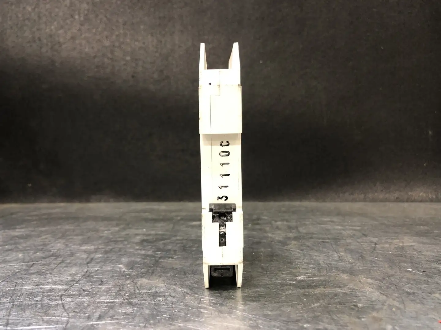 Used ALLEN-BRADLEY 1489-A1C100 Switchgears British Columbia CA | Lenmark #244236