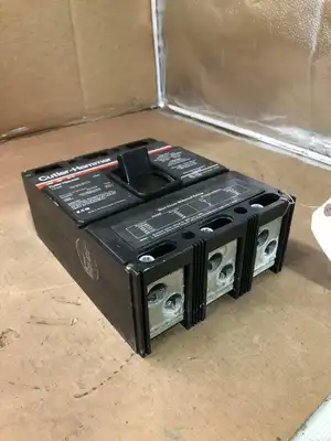Cutler-Hammer LS36060YA 600A 3 Pole Molded Case Circuit Breaker MCCB 600V 250V