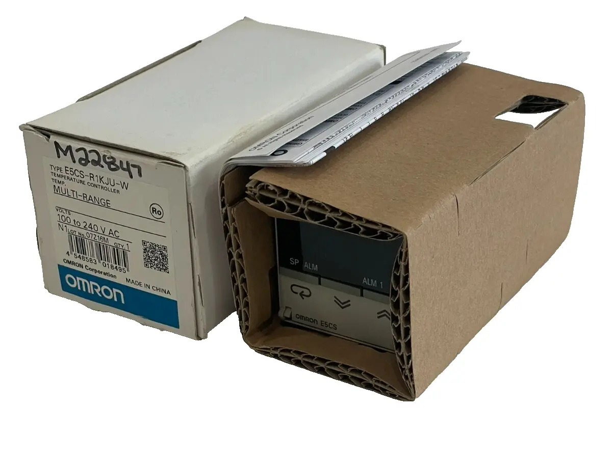 NEW OMRON E5CS-R1KJU-W TEMPERATURE CONTROLLER 100 to 240 vac AC100240