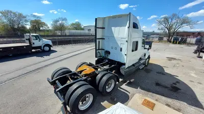2019 INTERNATIONAL LT625 Sleeper Truck Tractor | Platinum Group (4)