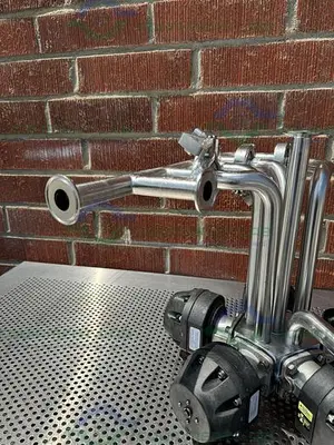 USED 5 ITT PURE FLO ADVANTAGE STAINLESS STEEL DIAPHRAGM VALVE W/ 1" SANITARY FITTING