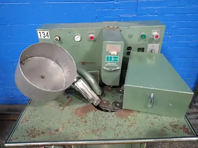 USED 1985 HANDY BUTTON MACHINE CO 300 MACHINE