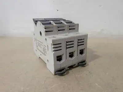 USED ALLEN-BRADLEY 1492-FB3C30