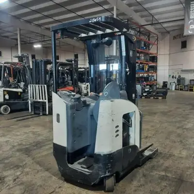 USED 2016 CROWN RR5725-45