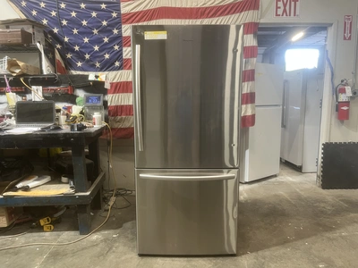 Used HISENSE FREEZER ON BOTTOM Refrigerators Michigan US | Miedema Asset Management Group #1413776