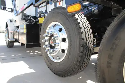 New | in-Stock 2027 PETERBILT 548 Rolloff Trucks Texas US | Roll Off Truck World #1492012