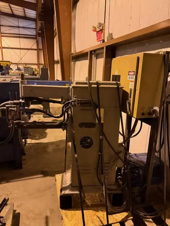 Used REX ENGINEERING _UNKNOWN_ Spot Welders Ohio US | D & H Machinery, Inc. #221918